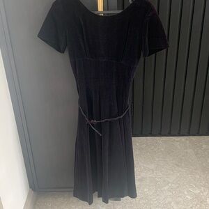 47. Vintage black/dark purple short sleeve velvet dress with belt